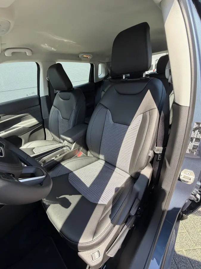 4xe 190 Plug-in Hybrid Altitude (Elektrische Klep - Keyless Entry - LED - Automatische Airco - Camera - Navigatie - Apple Carplay - 4WD - Adaptieve Cruise Controle)