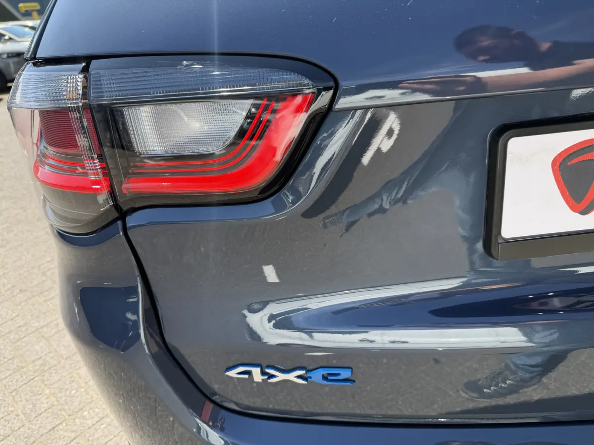 4xe 190 Plug-in Hybrid Altitude (Elektrische Klep - Keyless Entry - LED - Automatische Airco - Camera - Navigatie - Apple Carplay - 4WD - Adaptieve Cruise Controle)