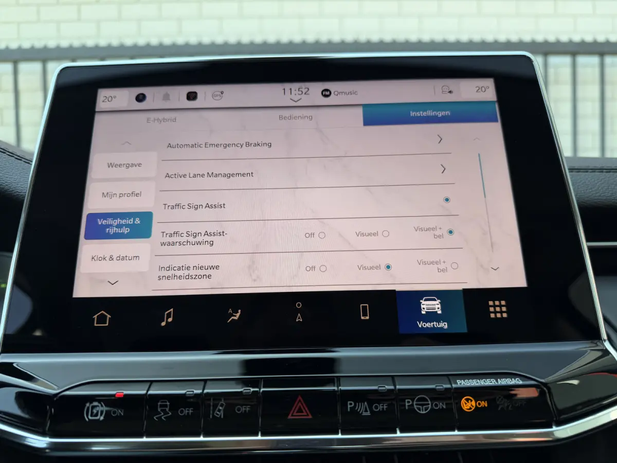 4xe 190 Plug-in Hybrid Altitude (Elektrische Klep - Keyless Entry - LED - Automatische Airco - Camera - Navigatie - Apple Carplay - 4WD - Adaptieve Cruise Controle)