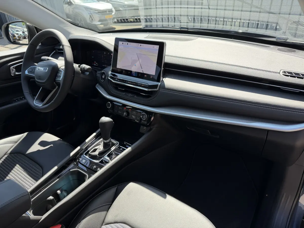 4xe 190 Plug-in Hybrid Altitude (Elektrische Klep - Keyless Entry - LED - Automatische Airco - Camera - Navigatie - Apple Carplay - 4WD - Adaptieve Cruise Controle)