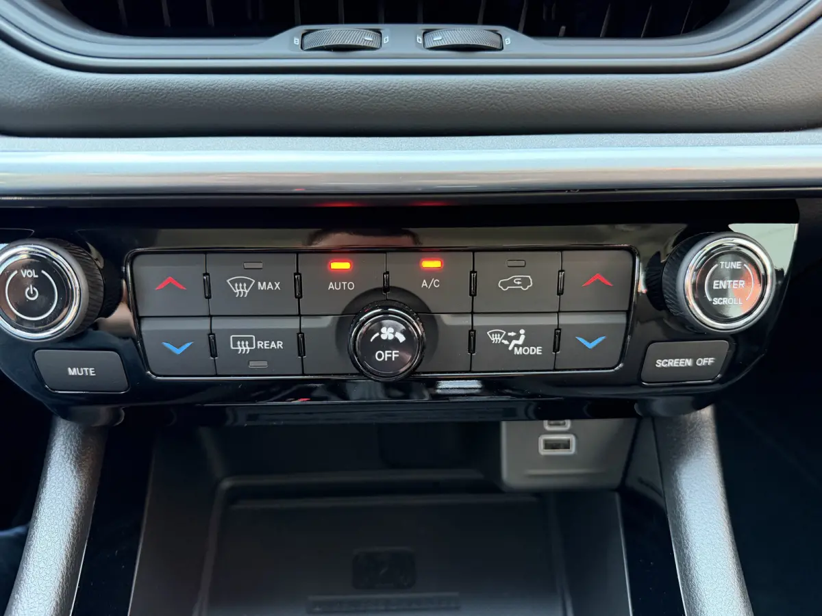 4xe 190 Plug-in Hybrid Altitude (Elektrische Klep - Keyless Entry - LED - Automatische Airco - Camera - Navigatie - Apple Carplay - 4WD - Adaptieve Cruise Controle)