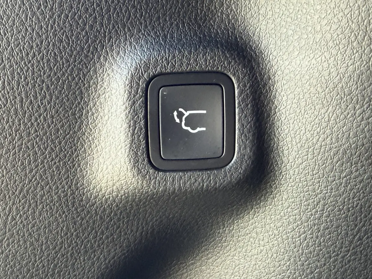 4xe 190 Plug-in Hybrid Altitude (Elektrische Klep - Keyless Entry - LED - Automatische Airco - Camera - Navigatie - Apple Carplay - 4WD - Adaptieve Cruise Controle)