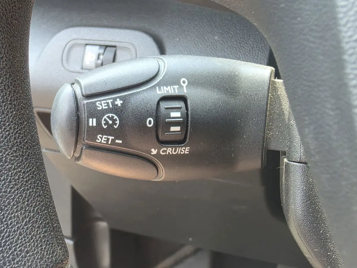 1.5 BlueHDI Premium / 1e EIGENAAR / CAMERA / CRUISE / NAVI