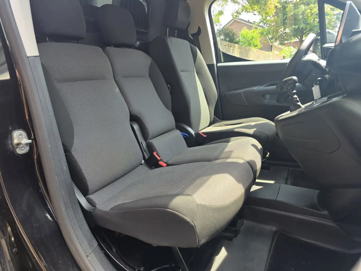 1.5 BlueHDI Premium / 1e EIGENAAR / CAMERA / CRUISE / NAVI