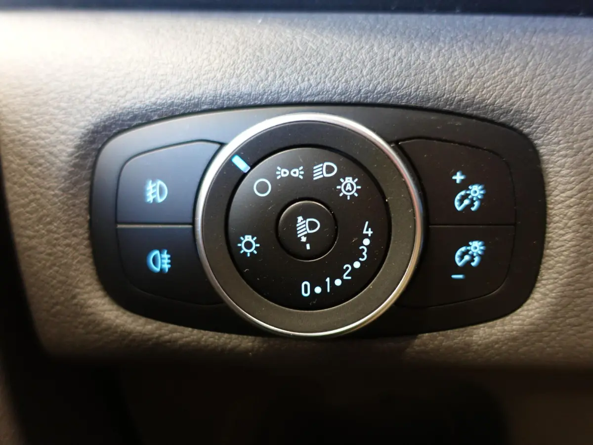 320 2.0 TDCI L2H1 Sport 170PK Automaat Airco Cruise Control Bluetooth Navi Trekhaak