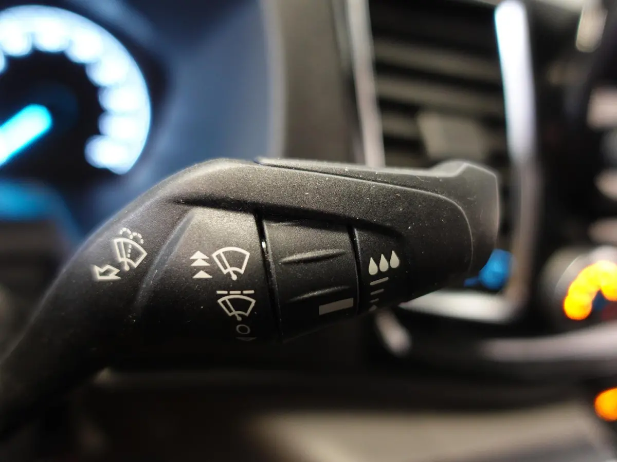 320 2.0 TDCI L2H1 Sport 170PK Automaat Airco Cruise Control Bluetooth Navi Trekhaak
