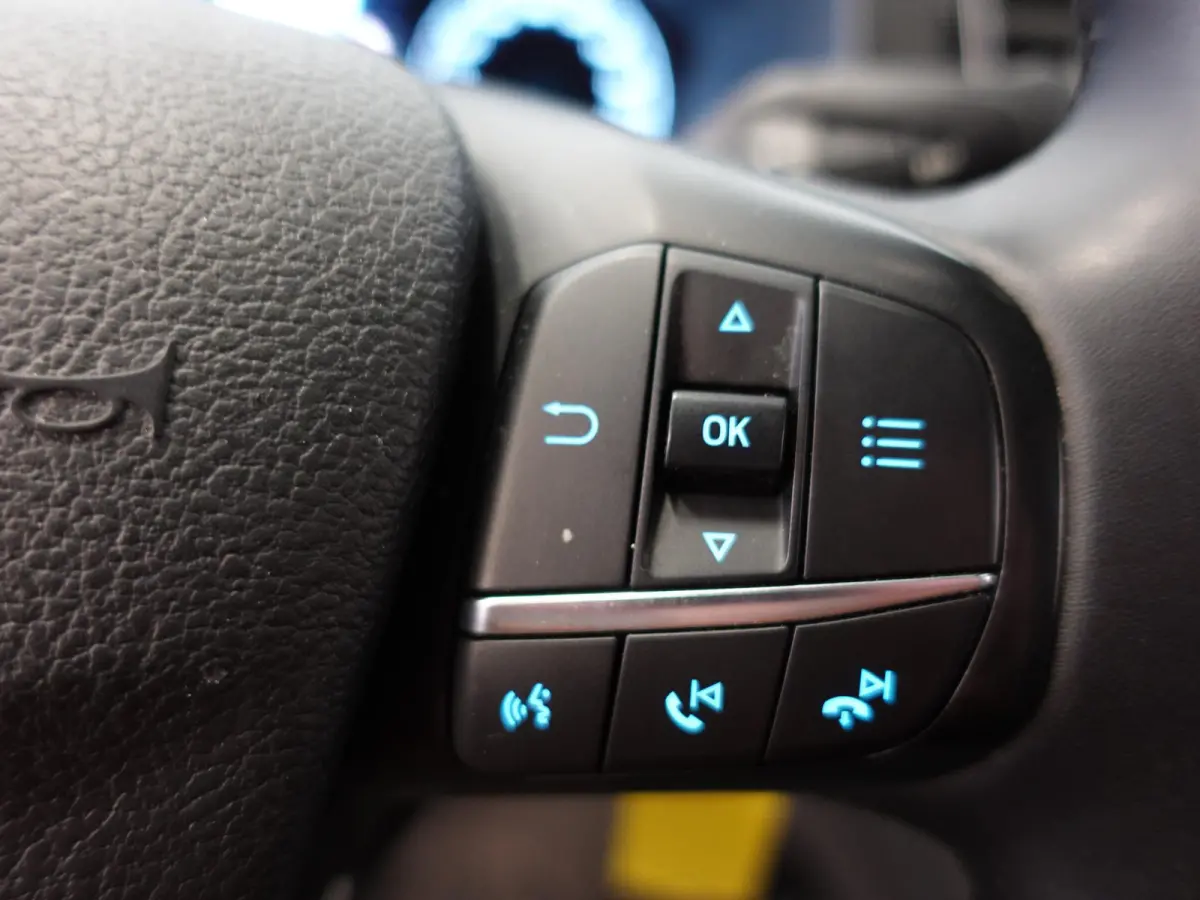 320 2.0 TDCI L2H1 Sport 170PK Automaat Airco Cruise Control Bluetooth Navi Trekhaak