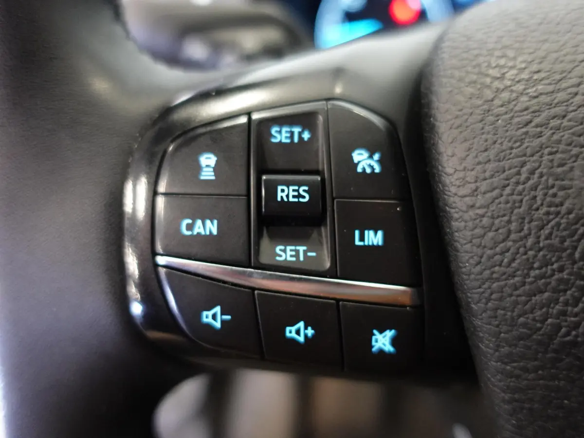 320 2.0 TDCI L2H1 Sport 170PK Automaat Airco Cruise Control Bluetooth Navi Trekhaak