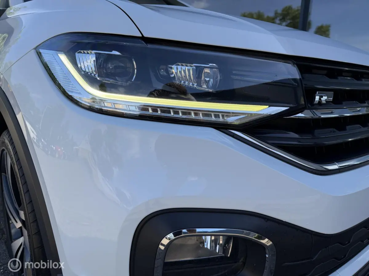 1.0 TSI Style R-Line xenon led 17 inch trekh carpl trekh