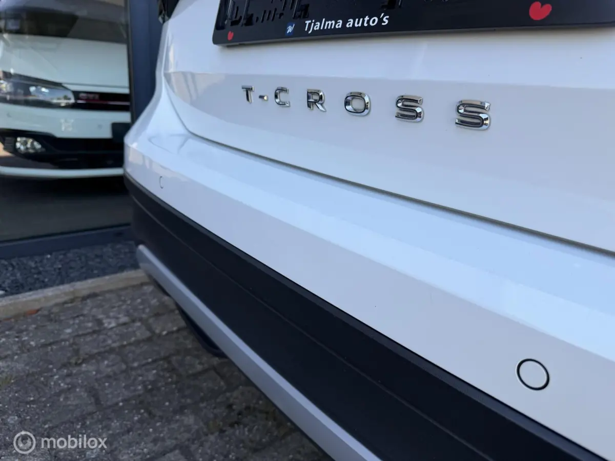 1.0 TSI Style R-Line xenon led 17 inch trekh carpl trekh