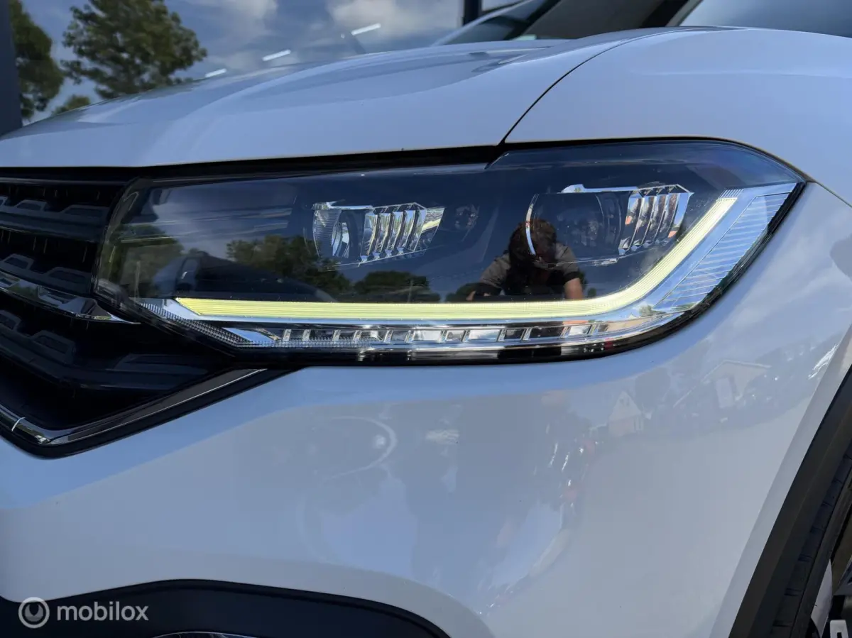 1.0 TSI Style R-Line xenon led 17 inch trekh carpl trekh