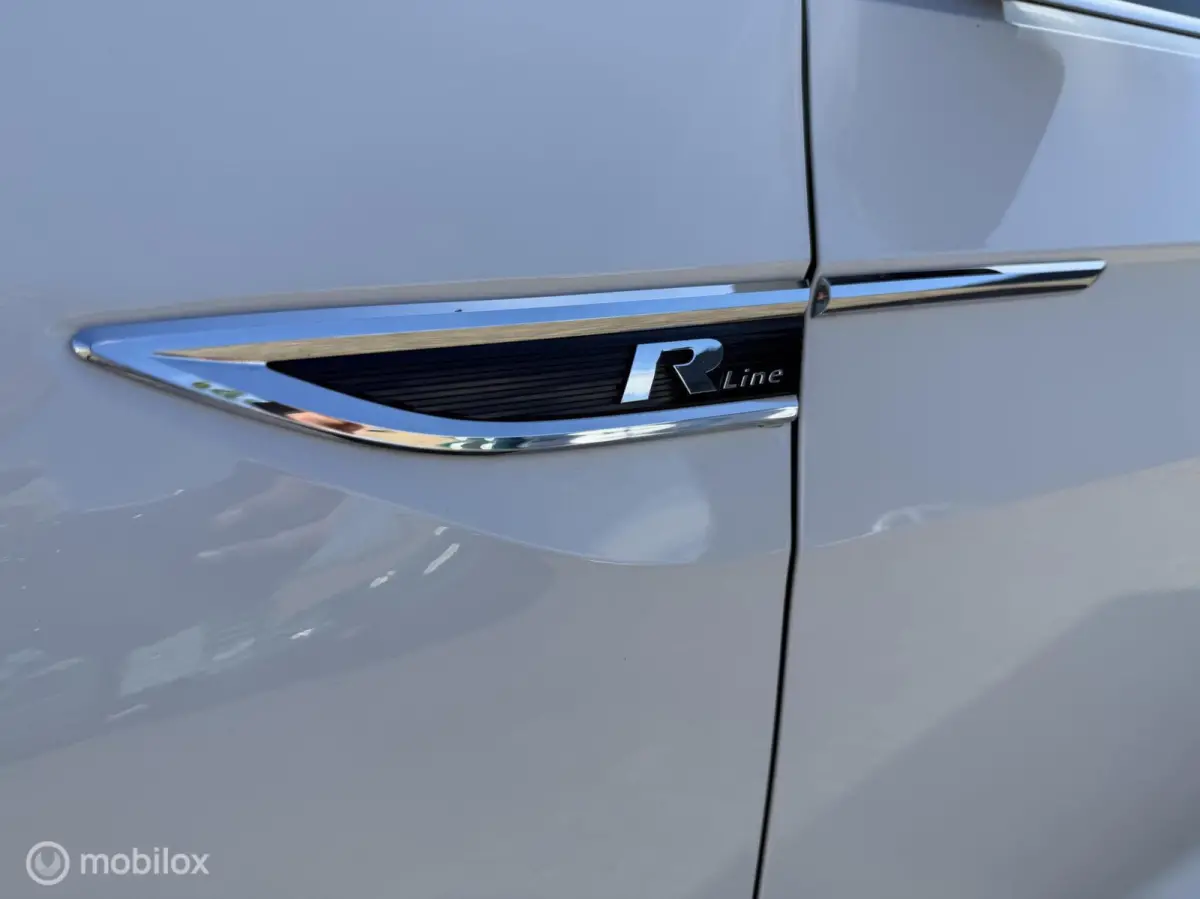 1.0 TSI Style R-Line xenon led 17 inch trekh carpl trekh