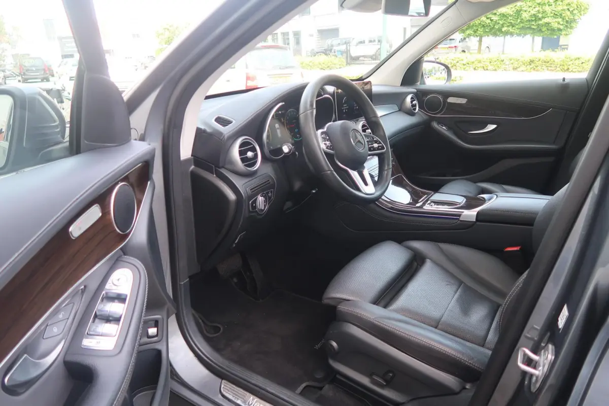 4MATIC PANORAMADAK|TREKHAAK|KEYLESS|CARPLAY|CAMERA|DEALER ONDERHOUDEN