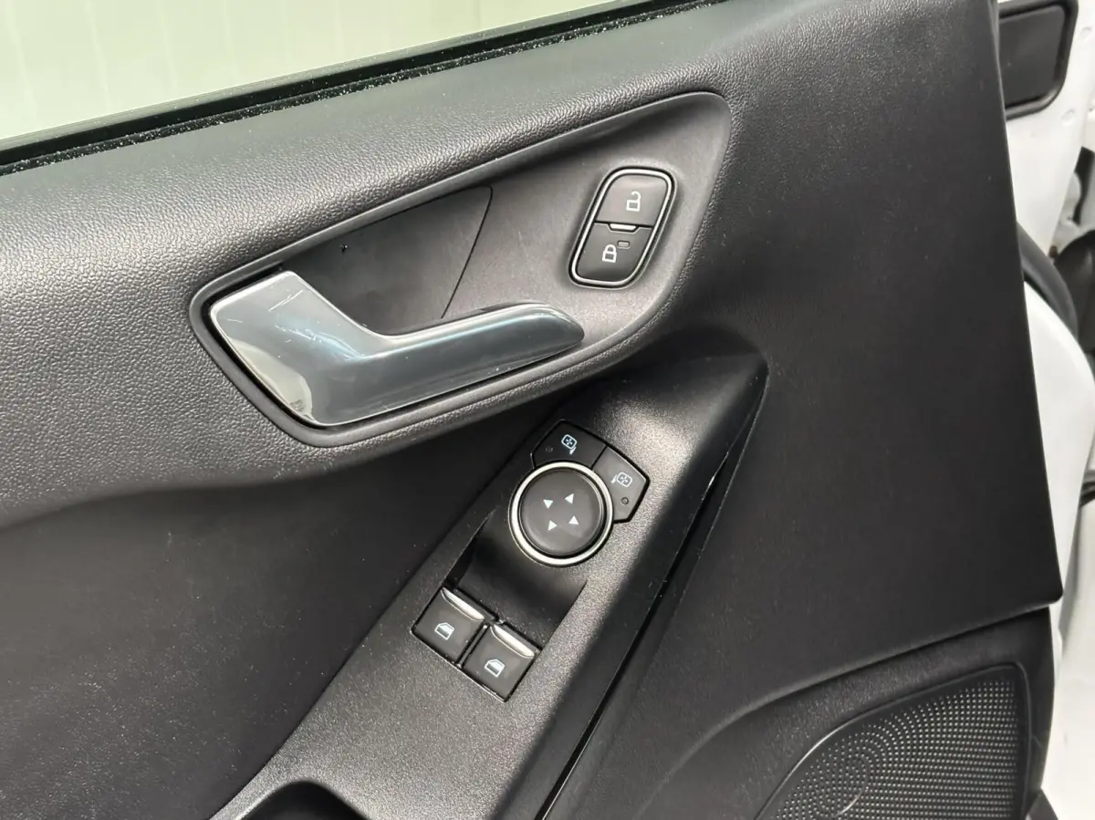 1.1 Trend / NL Auto / DealerOH / Carplay / Navi / 2e Eigenaar