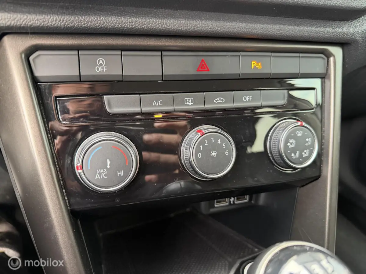 1.0 TSI Style Sport xenon led carplay 18 inch
