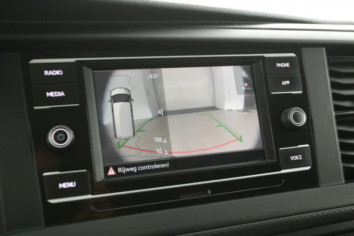 2.0 TDI L2H1 | DC | 6 Zits | Airco | Camera | Trekhaak | Carplay