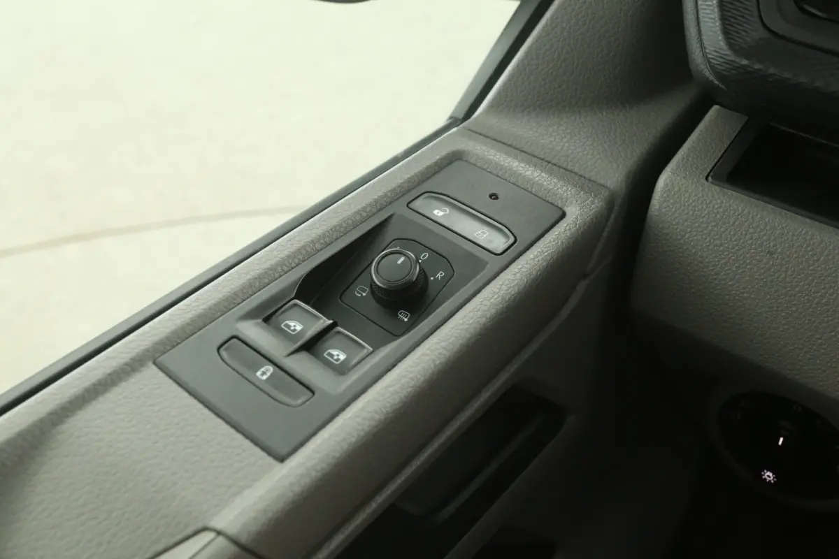 2.0 TDI L2H1 | DC | 6 Zits | Airco | Camera | Trekhaak | Carplay