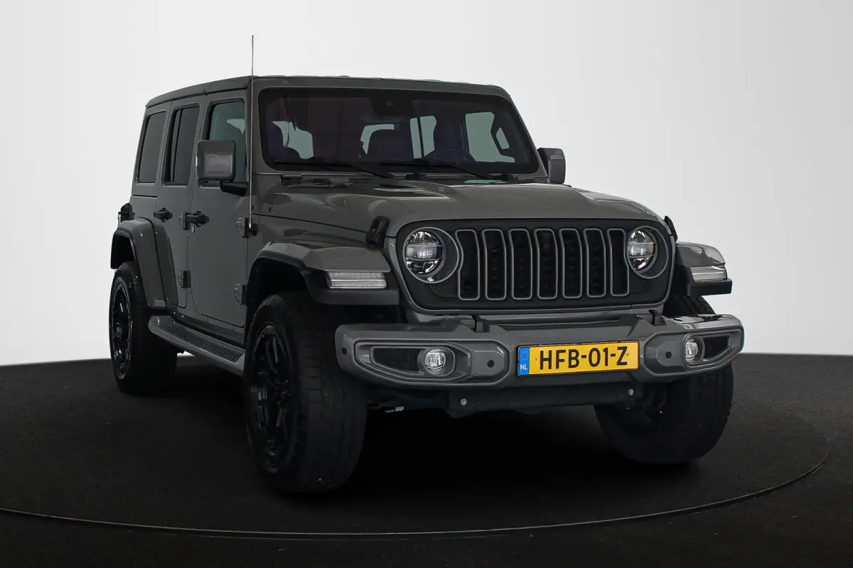 4xe 380 Sahara / 20'' Custom / Keyless