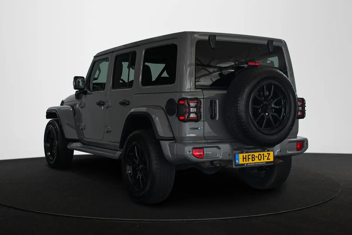 4xe 380 Sahara / 20'' Custom / Keyless