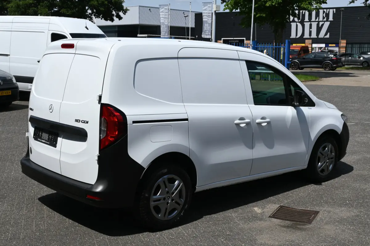 110 CDI L1 Pro 3-Zits, Camera, Apple Carplay/Android Auto