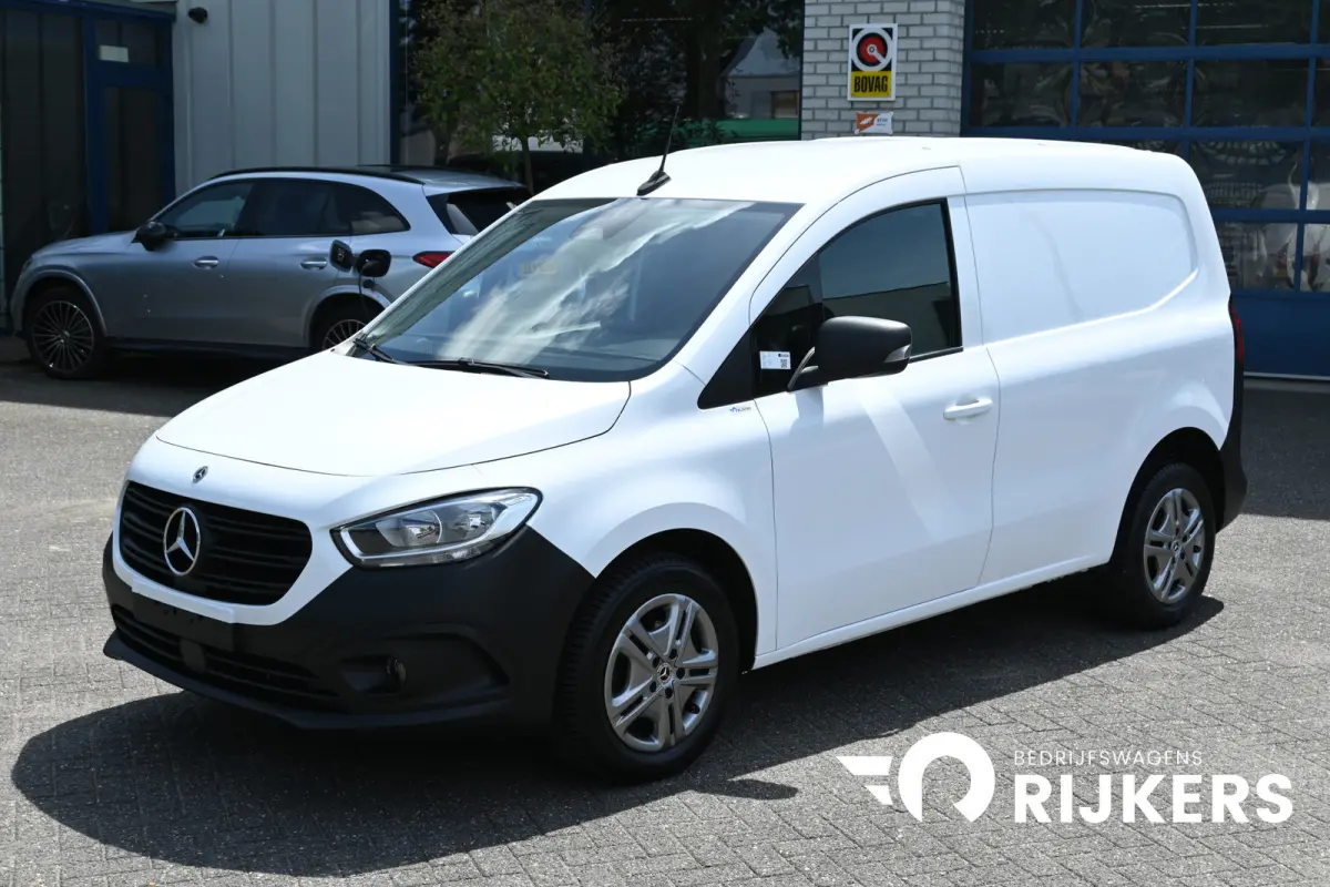 110 CDI L1 Pro 3-Zits, Camera, Apple Carplay/Android Auto