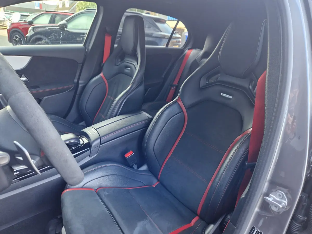 AMG 35 4MATIC Edition 1