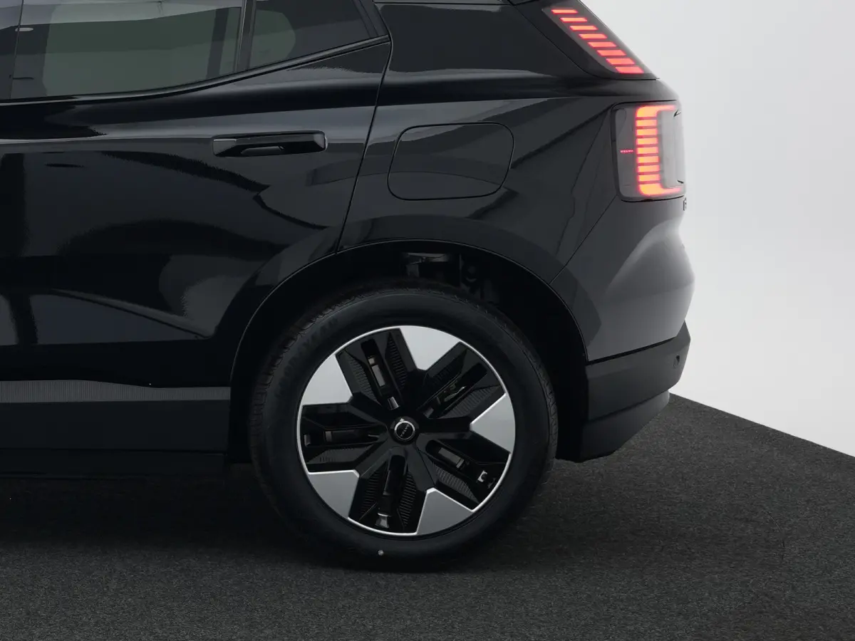P3 Long Range Plus Europa | Elek Stoelen | Stoel- & Stuurverwarming | Harman/Kardon | Camera | Keyless | Adaptive Cruise | BLIS