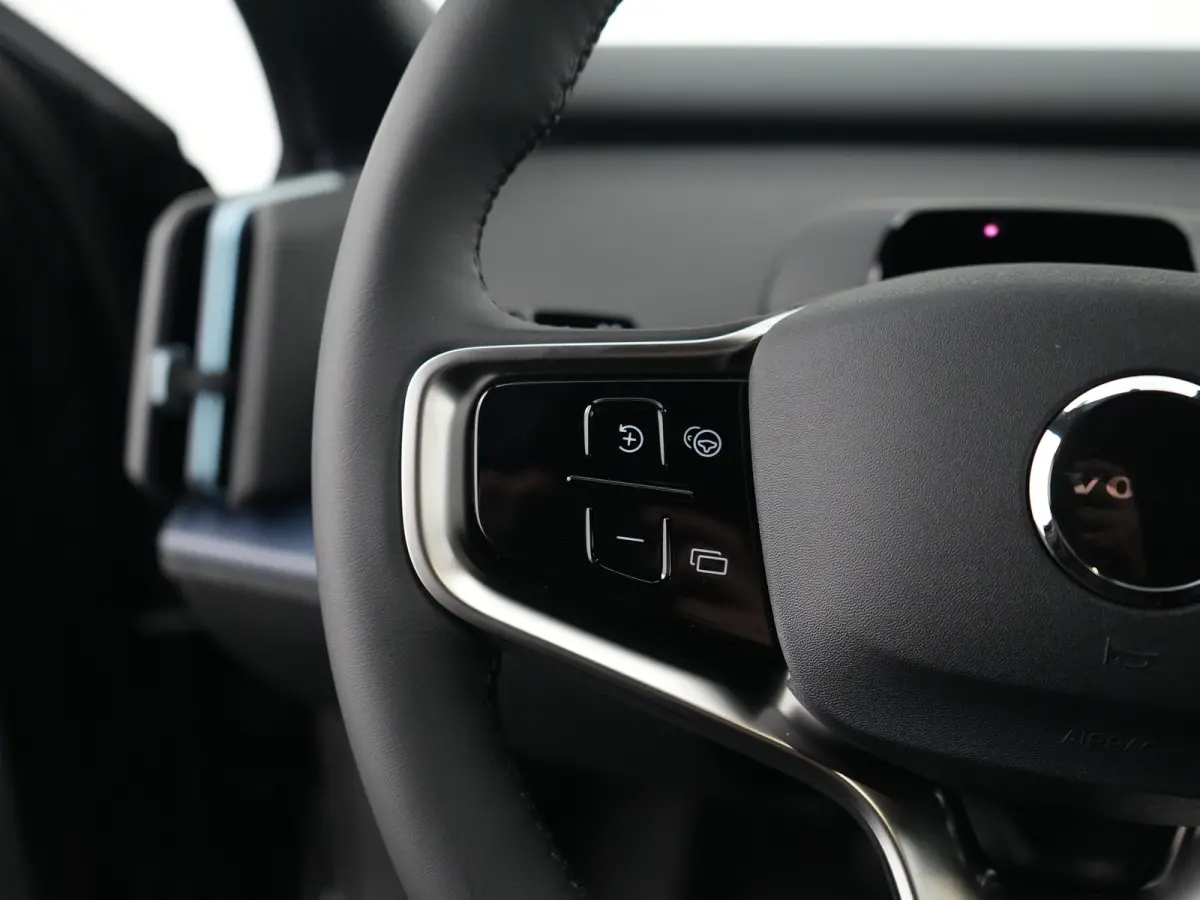 P3 Long Range Plus Europa | Elek Stoelen | Stoel- & Stuurverwarming | Harman/Kardon | Camera | Keyless | Adaptive Cruise | BLIS