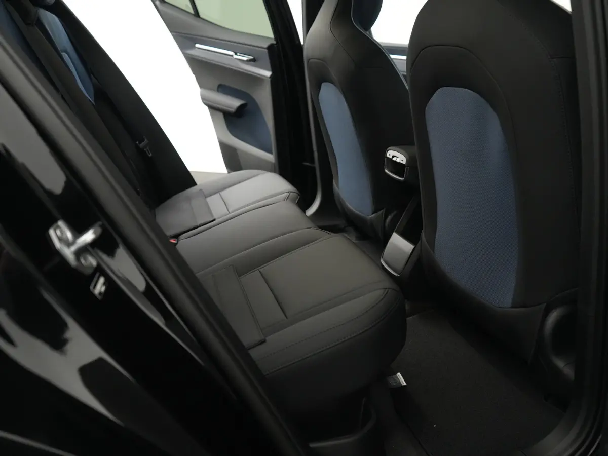 P3 Long Range Plus Europa | Elek Stoelen | Stoel- & Stuurverwarming | Harman/Kardon | Camera | Keyless | Adaptive Cruise | BLIS
