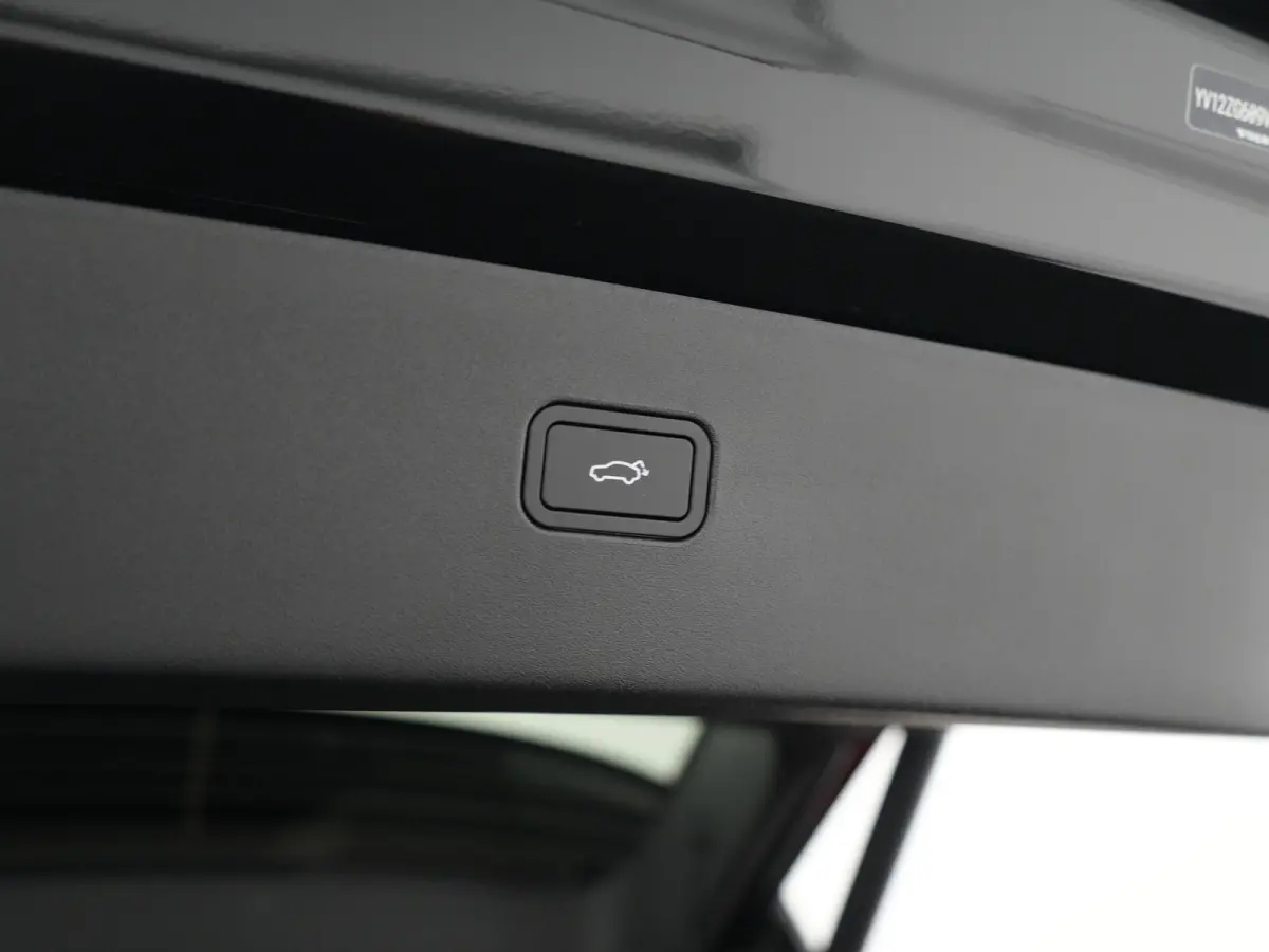 P3 Long Range Plus Europa | Elek Stoelen | Stoel- & Stuurverwarming | Harman/Kardon | Camera | Keyless | Adaptive Cruise | BLIS