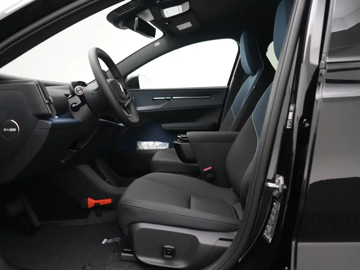 P3 Long Range Plus Europa | Elek Stoelen | Stoel- & Stuurverwarming | Harman/Kardon | Camera | Keyless | Adaptive Cruise | BLIS