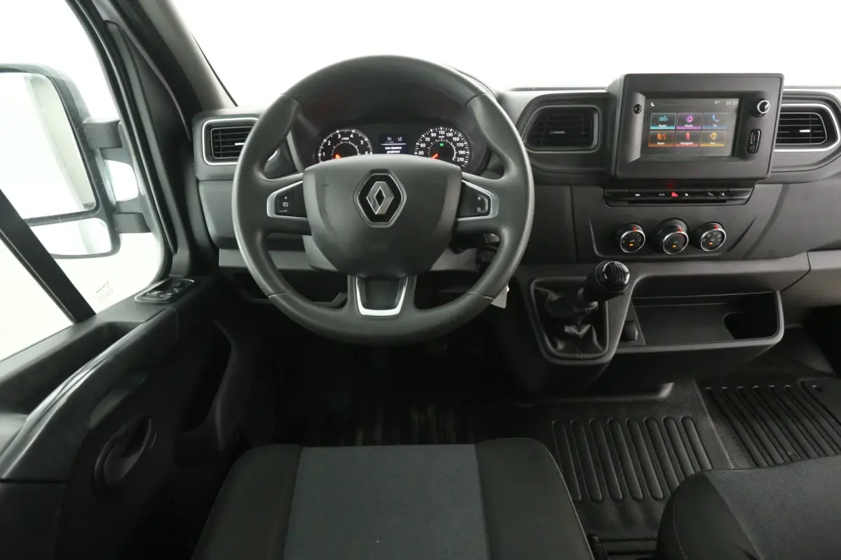 T35 2.3 dCi 180PK L2H2 | Airco | Cruise | Camera | 3 Zits | Navi | Trekhaak | Imperiaal