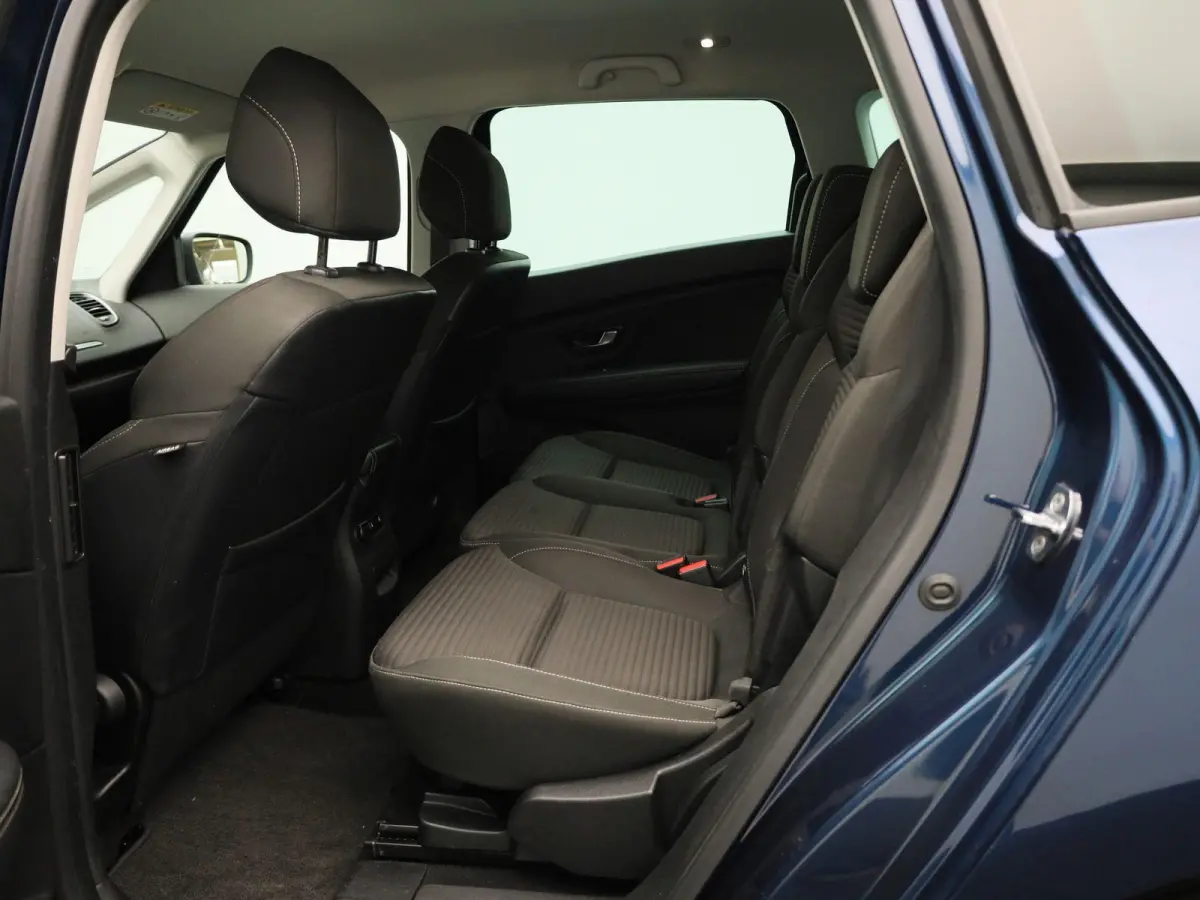 1.3 TCe Business Zen 7p. | 7 Persoons | Navigatie | Climate Control | Keyless |