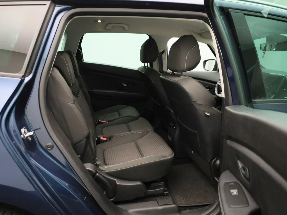 1.3 TCe Business Zen 7p. | 7 Persoons | Navigatie | Climate Control | Keyless |