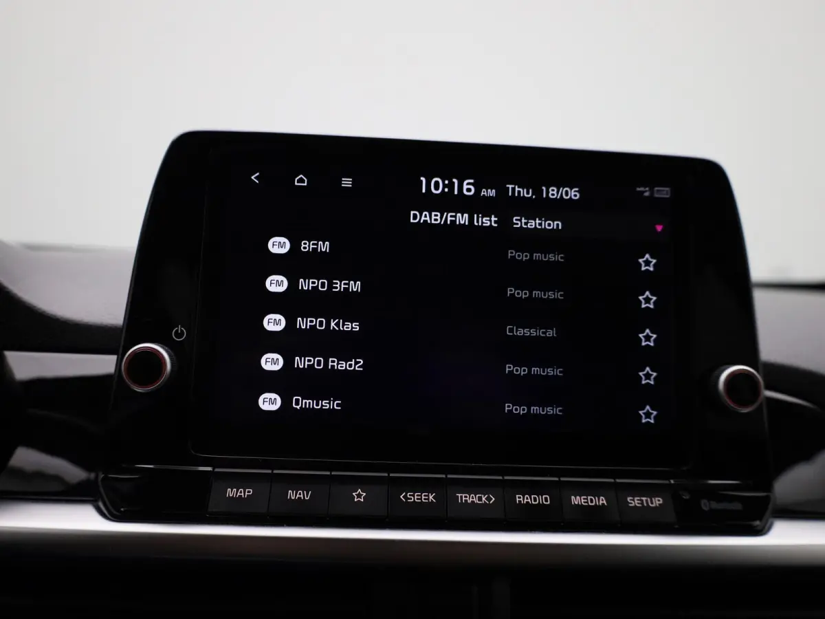 1.0 DPi GT-Line | Apple Carplay / Android Auto | Keyless | Lederen Bekleding | Camera | Privacy Glass | Apple Carplay / Android Auto |