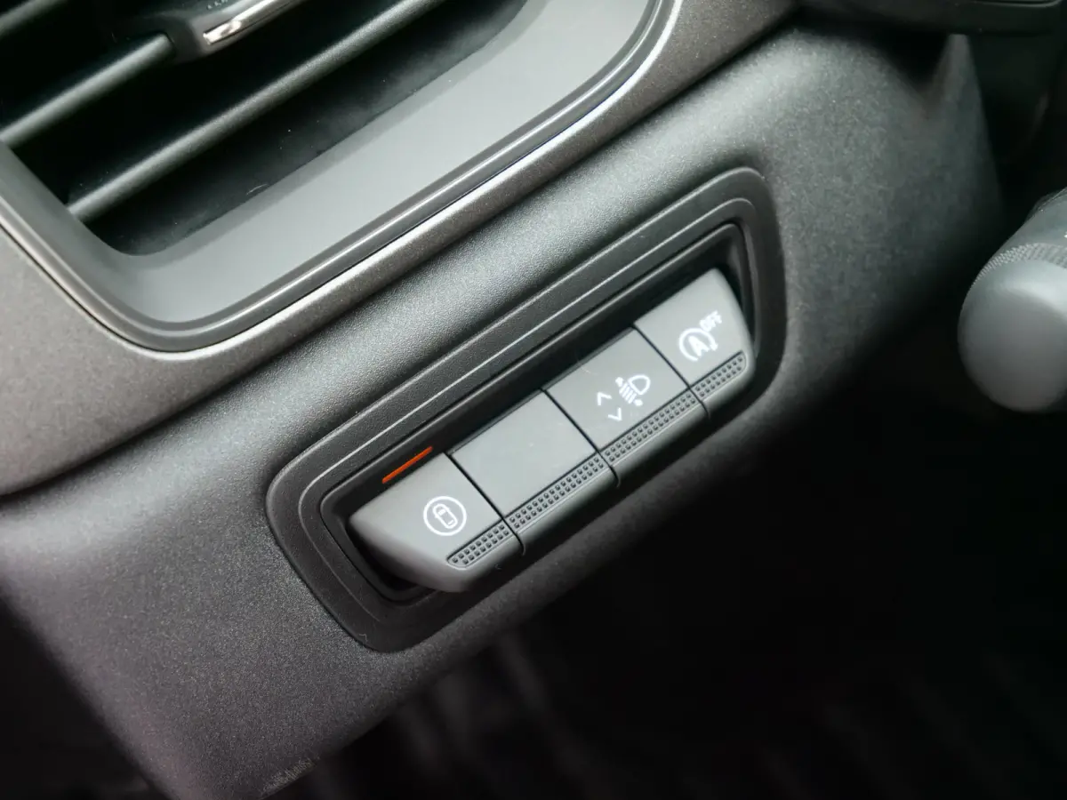 1.0 TCe 90 techno Navigatie / LED / Camera