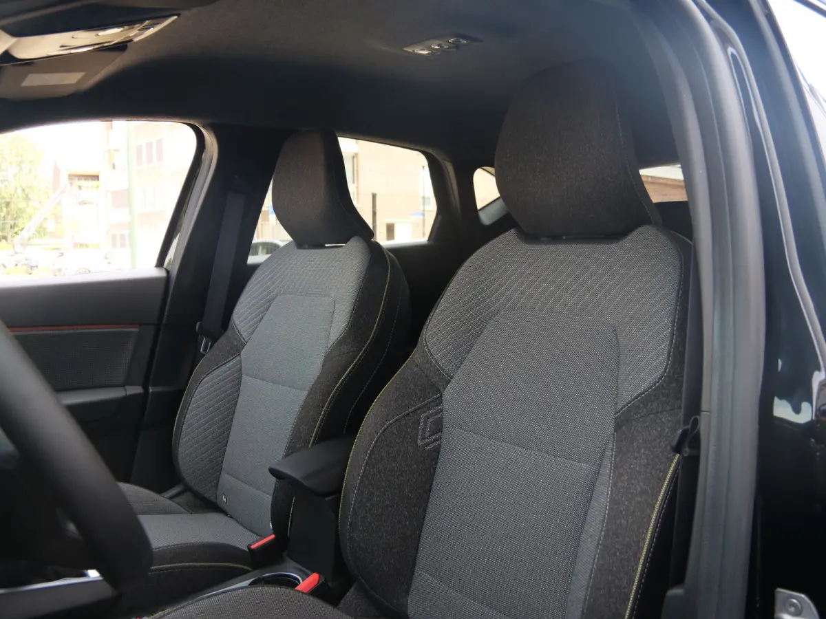1.0 TCe 90 techno Navigatie / LED / Camera