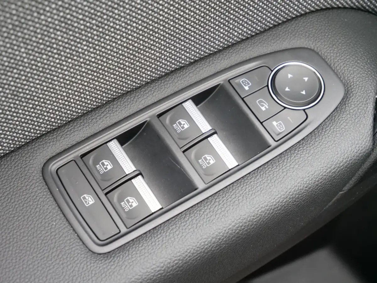 1.0 TCe 90 techno Navigatie / LED / Camera