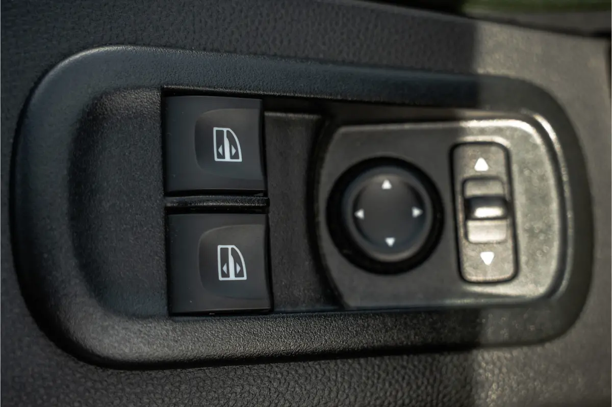 2.3dCi | Bakwagen met Laadklep | LED | Carplay | Camera | Cruise