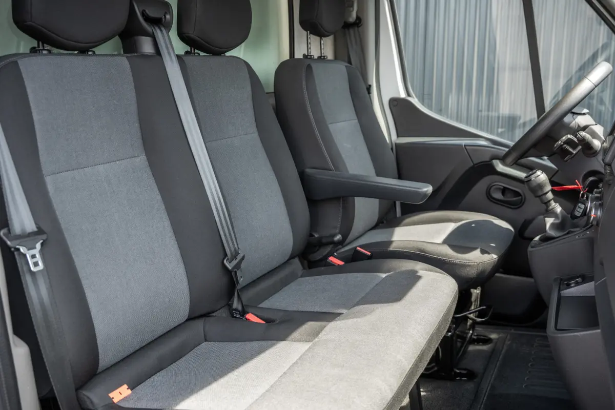2.3dCi | Bakwagen met Laadklep | LED | Carplay | Camera | Cruise