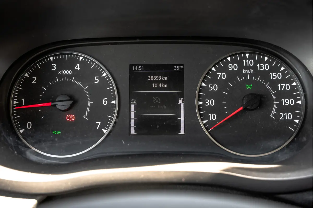 2.3dCi | Bakwagen met Laadklep | LED | Carplay | Camera | Cruise