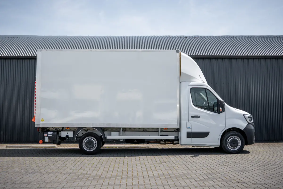 2.3dCi | Bakwagen met Laadklep | LED | Carplay | Camera | Cruise