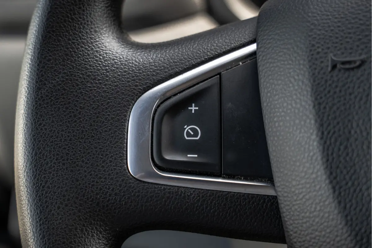 2.3dCi | Bakwagen met Laadklep | LED | Carplay | Camera | Cruise