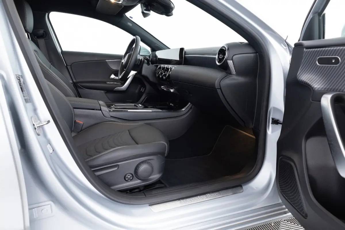 250 e Business Line | Full LED | Half LEDER | NAVI | PHEV