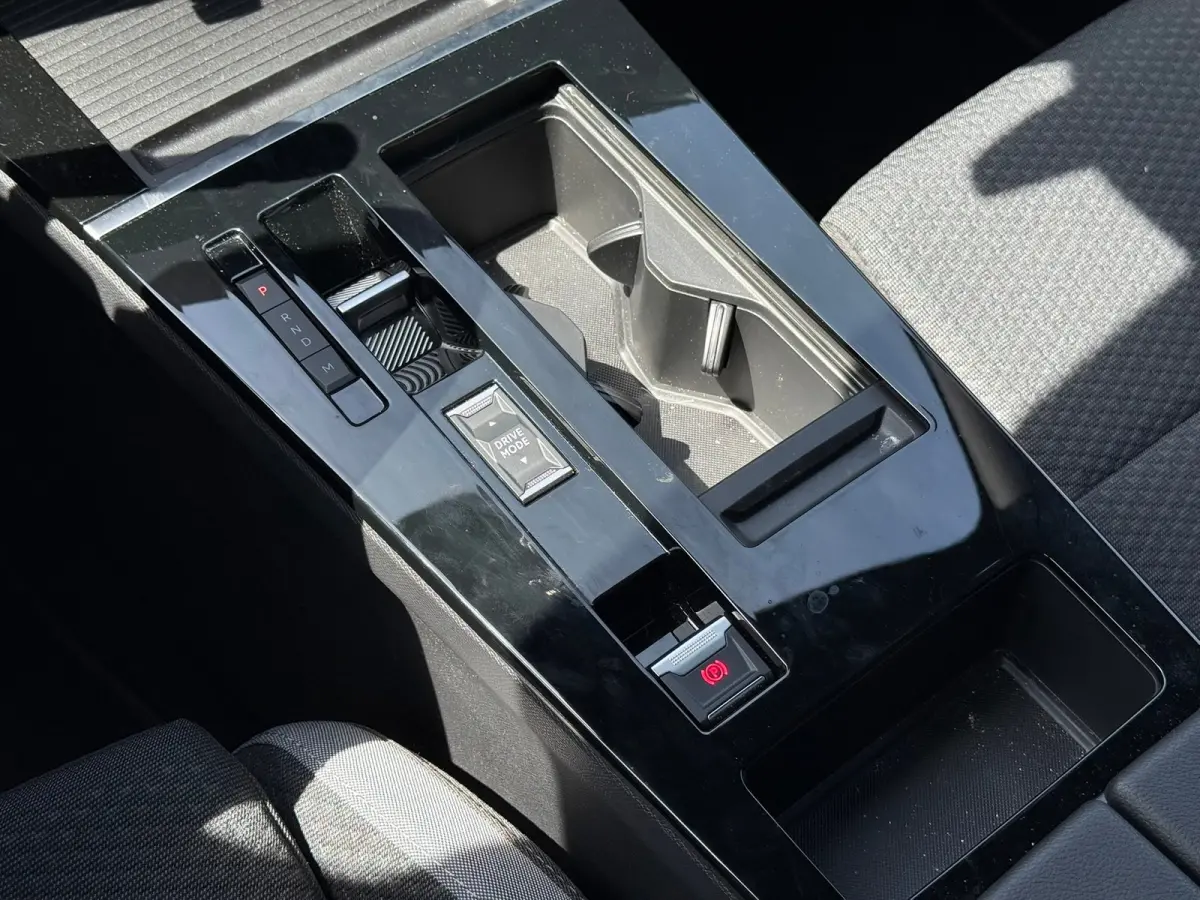 1.2 Turbo Hybrid Business Edition Trekhaak afneembaar | Keyless | Achteruitrij camera | Adeptieve cruise control | Stoelverwarming | AGR Comfort stoelen | Apple carplay & Android auto