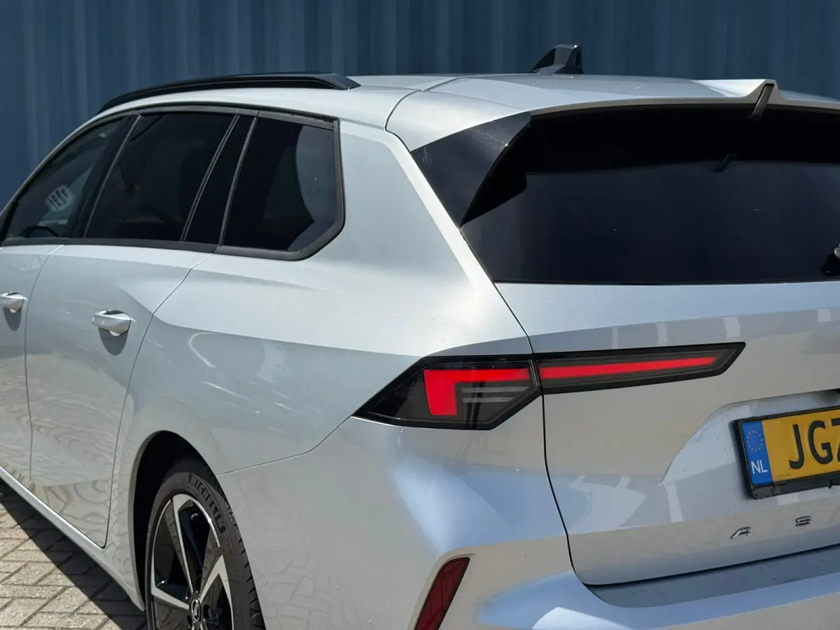 1.2 Turbo Hybrid Business Edition Trekhaak afneembaar | Keyless | Achteruitrij camera | Adeptieve cruise control | Stoelverwarming | AGR Comfort stoelen | Apple carplay & Android auto