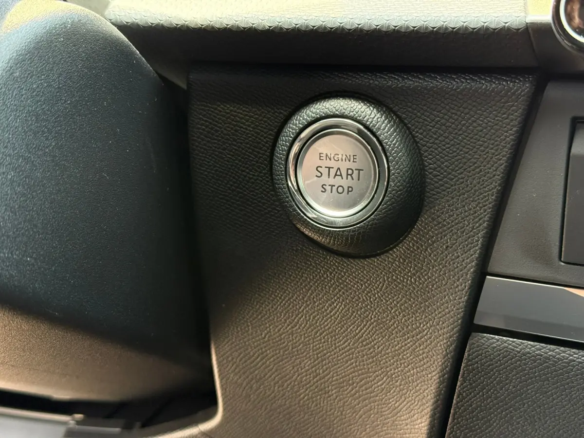 1.2 Turbo Hybrid Business Edition Trekhaak afneembaar | Keyless | Achteruitrij camera | Adeptieve cruise control | Stoelverwarming | AGR Comfort stoelen | Apple carplay & Android auto