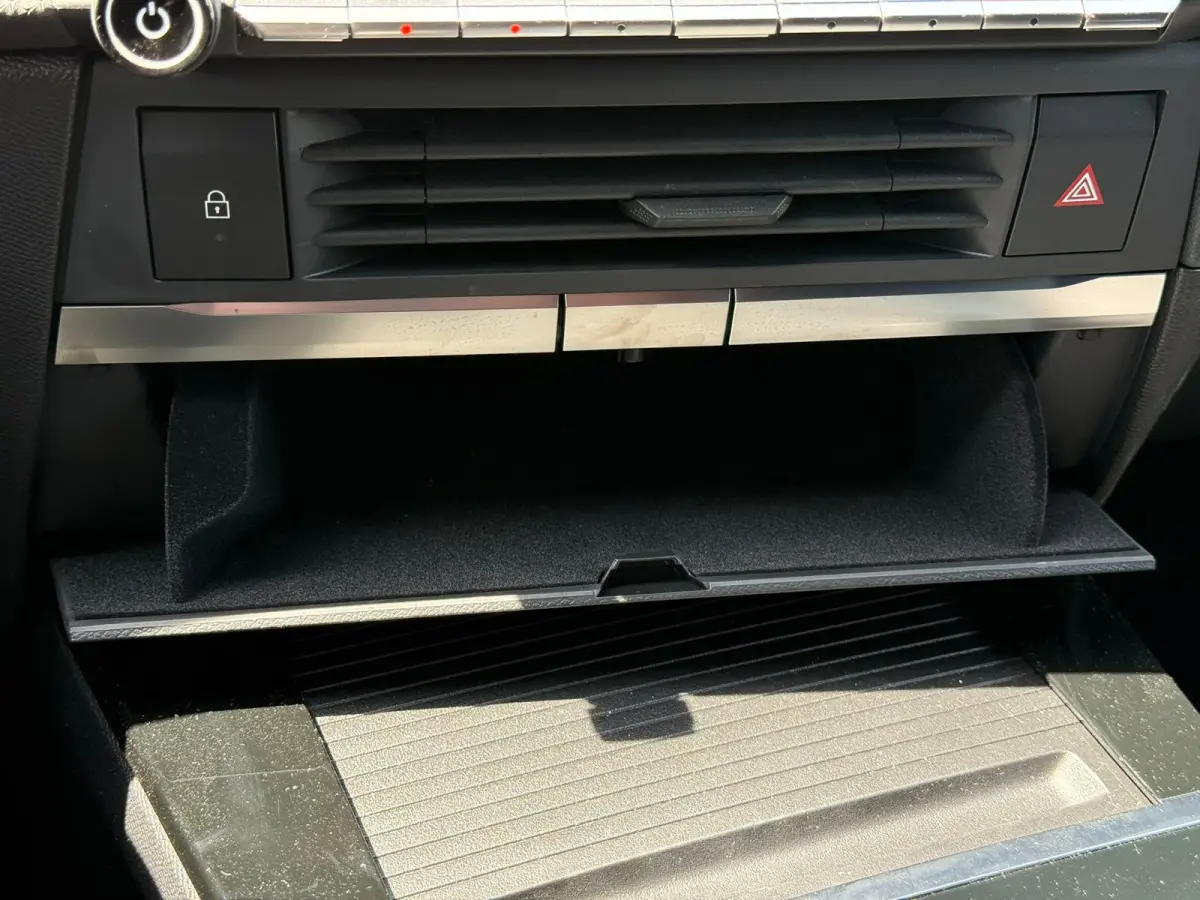 1.2 Turbo Hybrid Business Edition Trekhaak afneembaar | Keyless | Achteruitrij camera | Adeptieve cruise control | Stoelverwarming | AGR Comfort stoelen | Apple carplay & Android auto