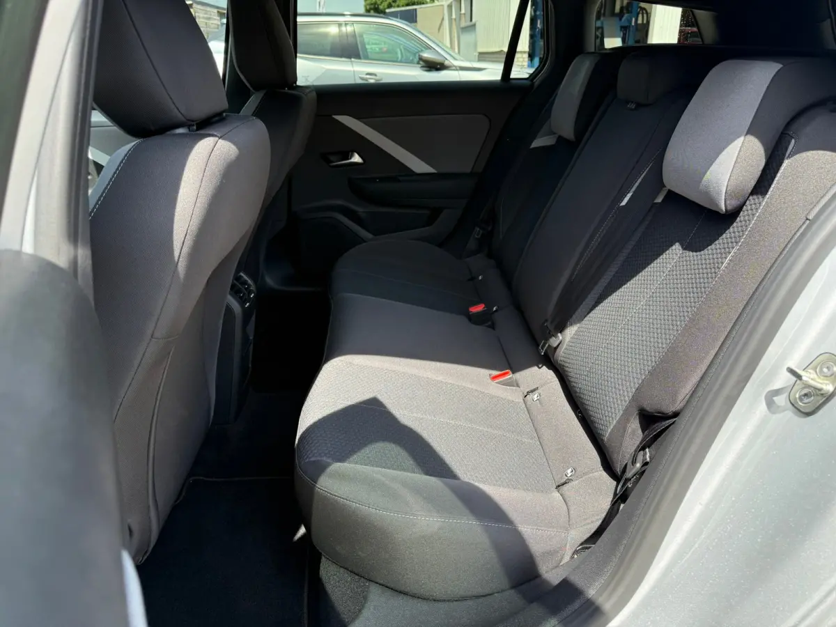 1.2 Turbo Hybrid Business Edition Trekhaak afneembaar | Keyless | Achteruitrij camera | Adeptieve cruise control | Stoelverwarming | AGR Comfort stoelen | Apple carplay & Android auto