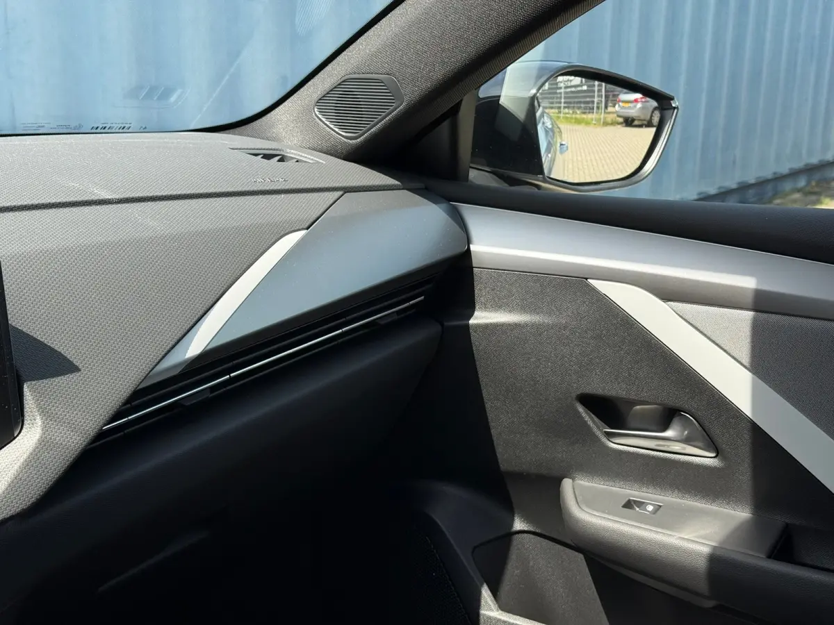 1.2 Turbo Hybrid Business Edition Trekhaak afneembaar | Keyless | Achteruitrij camera | Adeptieve cruise control | Stoelverwarming | AGR Comfort stoelen | Apple carplay & Android auto